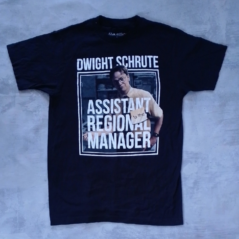THE OFFICE DWIGHT SCHRUTE ASSISTANT TO THE REGIONAL MANAGER T-SHIRT UNISEX